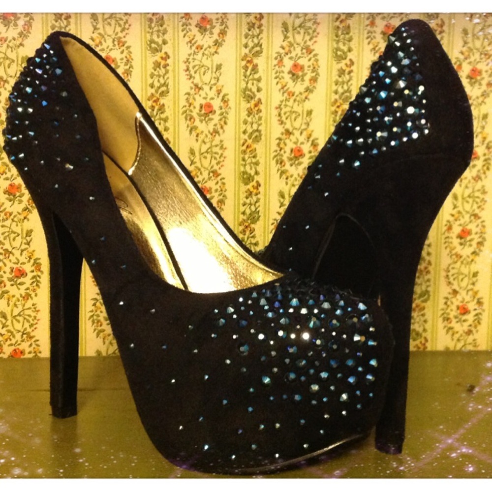 Elegant Black Studded Women's Heels